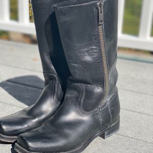 Frye Heath outside zip boots